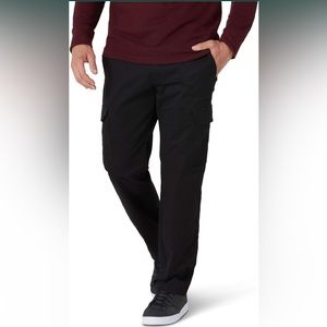 - NWT Lee Premium Motion Stretch Regular
Straight Leg Men's Cargo Pant
